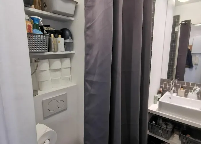 Avec Balcon, 6e * Paris